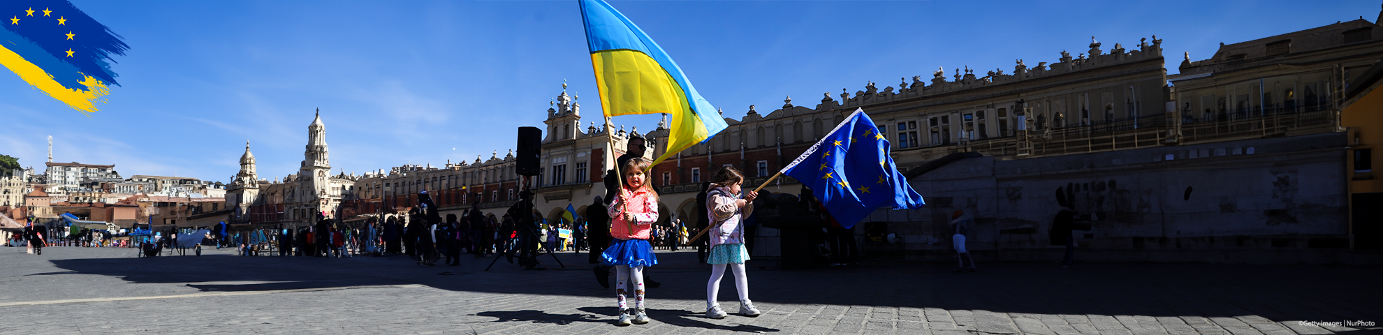 Děti s vlajkami EU a Ukrajiny