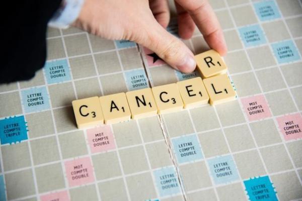 Ve scrabble vytvořené slovo Cancel/cancer